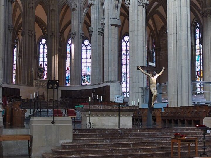 Carta al papa León XIV. “Le ruego: infórmese con rigor de lo que está pasando en nuestra diócesis y corrija, por favor, el error cometido”