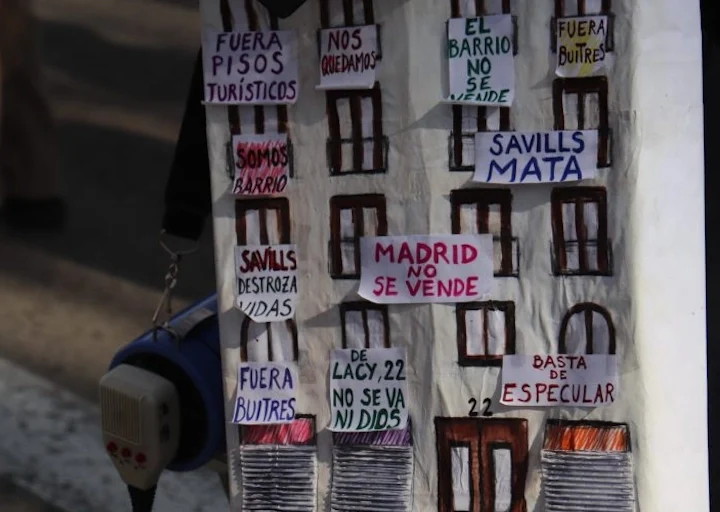 La vivienda de protección pública excluye a las familias de ingresos bajos