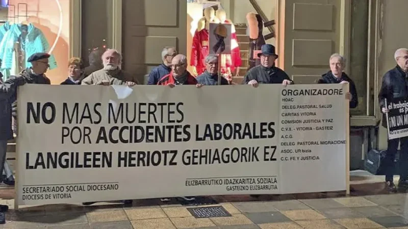 Gesto de solidaridad en Vitoria: No más muertes por accidentes laborales