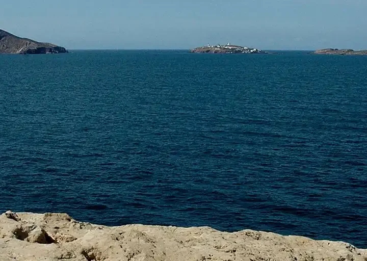 Declarada ilegal la devolución en caliente de una familia siria en las Islas Chafarinas