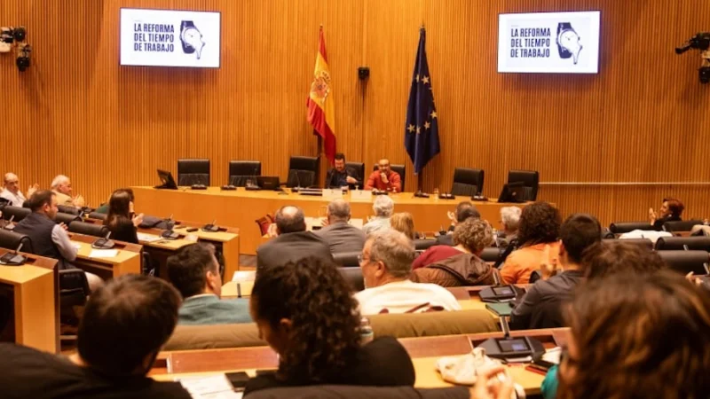 El debate sobre la reducción del tiempo de trabajo reaparece en el Congreso
