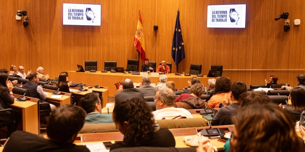 El debate sobre la reducción del tiempo de trabajo reaparece en el Congreso