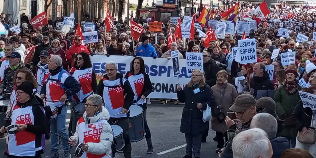 Miles de personas salen a la calle en defensa de la sanidad pública madrileña