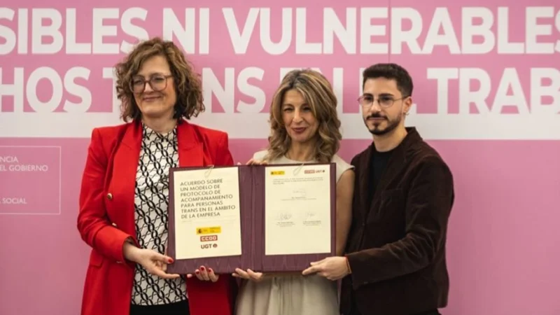 El Gobierno y los sindicatos firman un protocolo pionero para garantizar la igualdad real de las personas trans en el trabajo