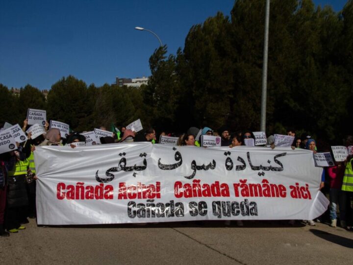 Miles de personas marchan para gritar que “Cañada se queda”