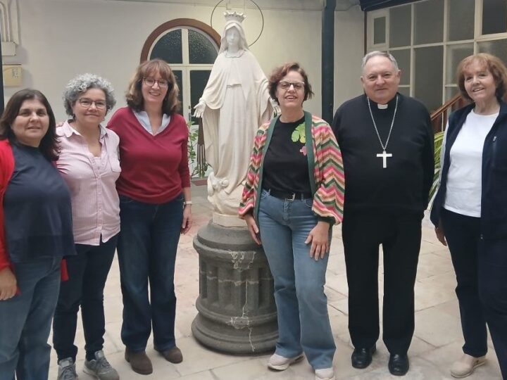 El movimiento de trabajadoras y trabajadores cristianos de Canarias y el obispo comparten prioridades sobre el trabajo, la sinodalidad y la visita del papa