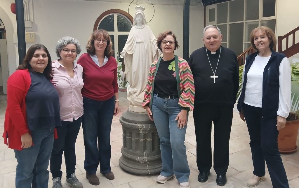 El movimiento de trabajadoras y trabajadores cristianos de Canarias y el obispo comparten prioridades sobre el trabajo, la sinodalidad y la visita del papa