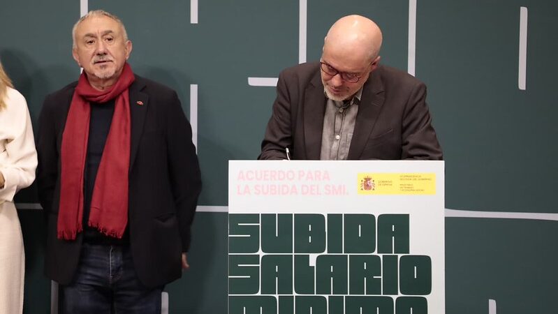 Los sindicatos quieren que la subida del SMI sea la palanca del alza salarial a través de la negociación colectiva
