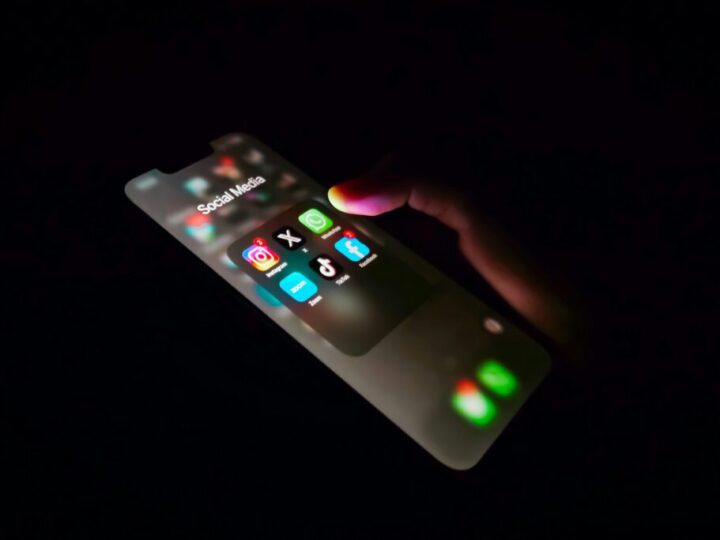 Prohibir las redes sociales a menores de 16 en España: lo que falta por saber