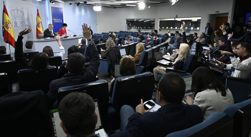 El Gobierno blinda las pensiones para 2026 y reactiva el escudo social con dos decretos