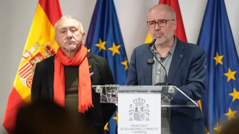 Los sindicatos piden al Gobierno que no “desarme fiscalmente” al Estado cuando más se necesita su acción