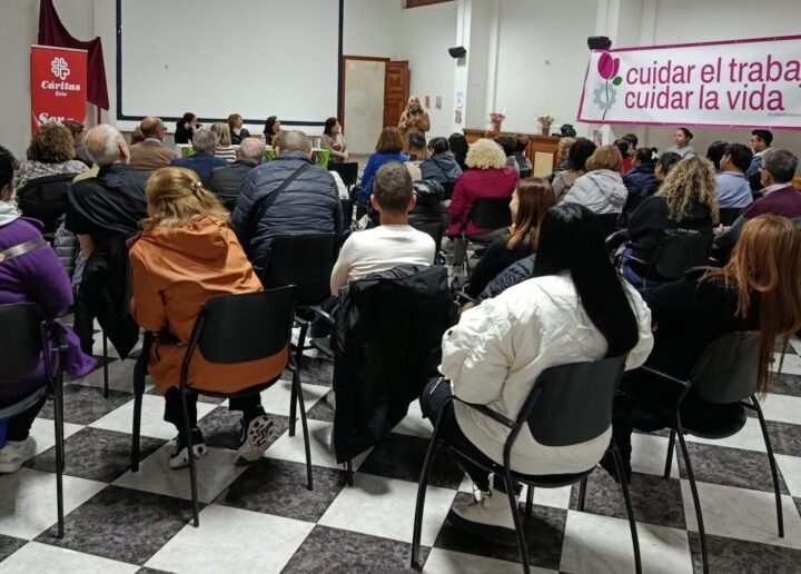 Manos que cuidan. Mujeres migrantes que sostienen la vida