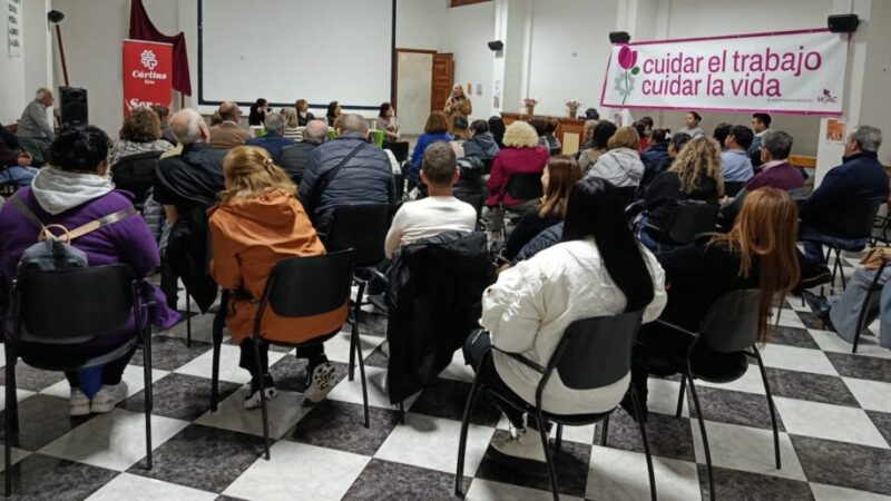 Manos que cuidan. Mujeres migrantes que sostienen la vida