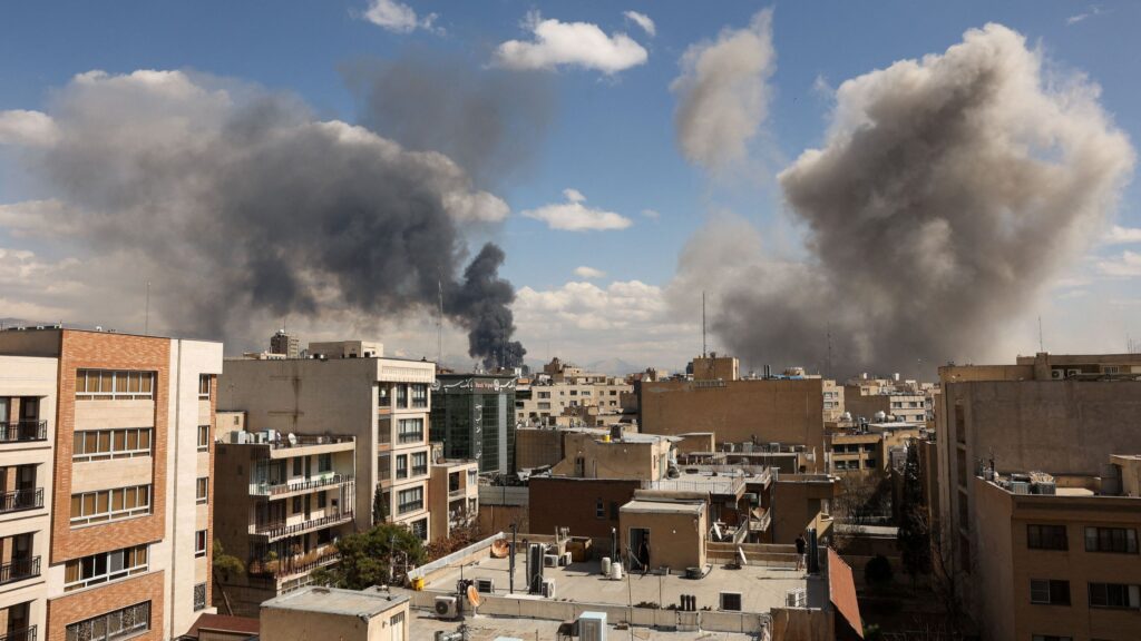 León XIV ante el ataque de EEUU e Israel a Irán: “La paz no se construyen con amenazas mutuas, ni con armas”