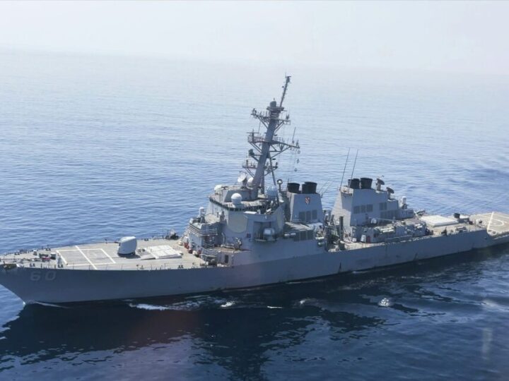 ¿Qué es el estrecho de Ormuz y por qué su cierre es tan importante para la economía mundial?