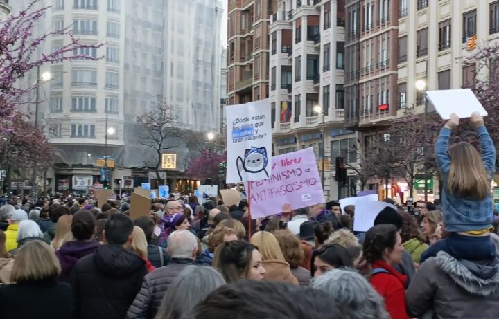 Un 8M marcado por la guerra y el auge de la extrema derecha