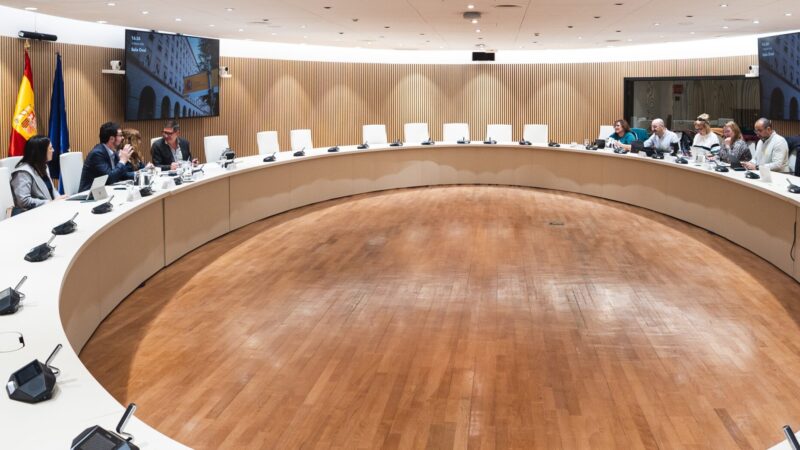 Trabajo acusa a Garamendi de alinearse con “Milei, Trump y Vox” tras el plantón de la patronal al diálogo social sobre democracia en las empresas