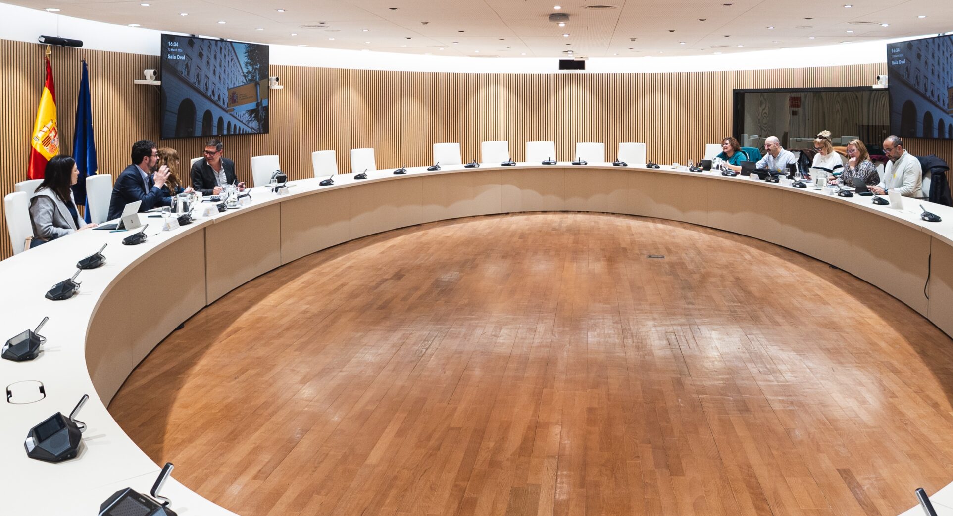 Trabajo acusa a Garamendi de alinearse con “Milei, Trump y Vox” tras el plantón de la patronal al diálogo social sobre democracia en las empresas