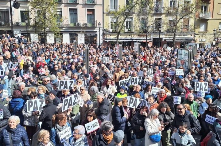 Miles de personas dicen “No a la guerra” y piden parar el conflicto en Oriente Medio