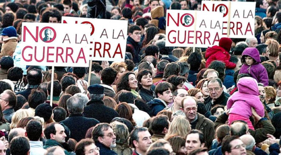 València se moviliza contra el racismo y la guerra