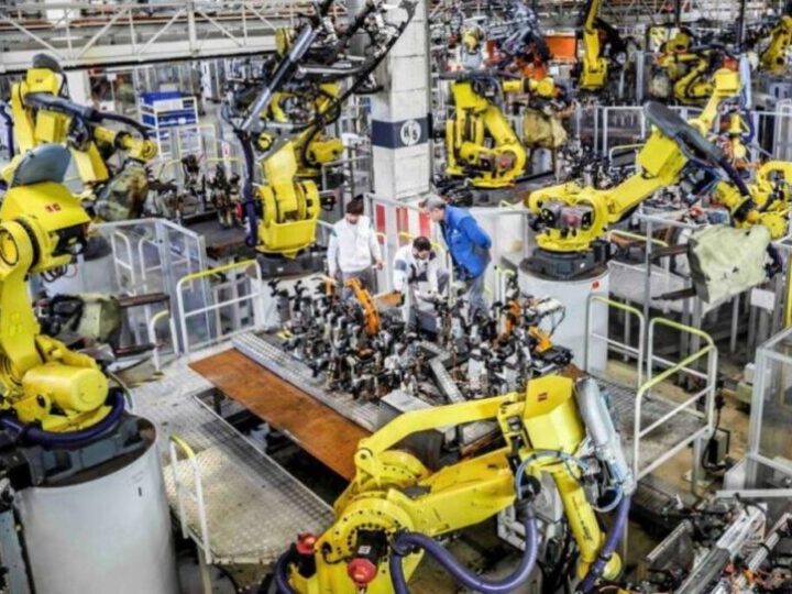 La patronal rechaza debatir la democratización de la empresa y los sindicatos apelan a cumplir la Constitución