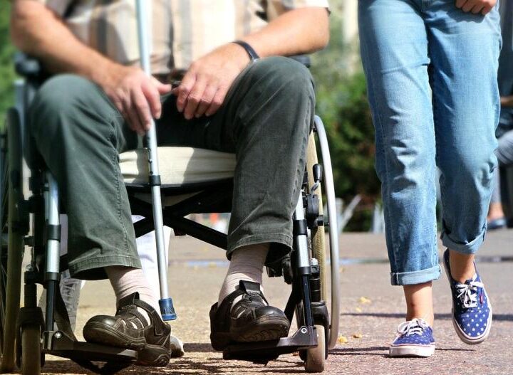 El Observatorio de la Dependencia denuncia un sistema que crece, pero deja a miles esperando cuidados y dignidad