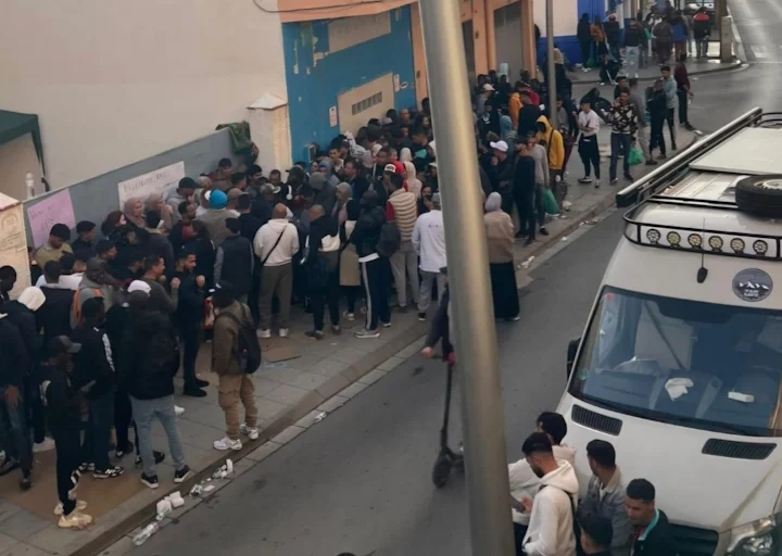 Almería Acoge denuncia la falta de disposición de las administraciones para atender las solicitudes de la regularización extraordinaria