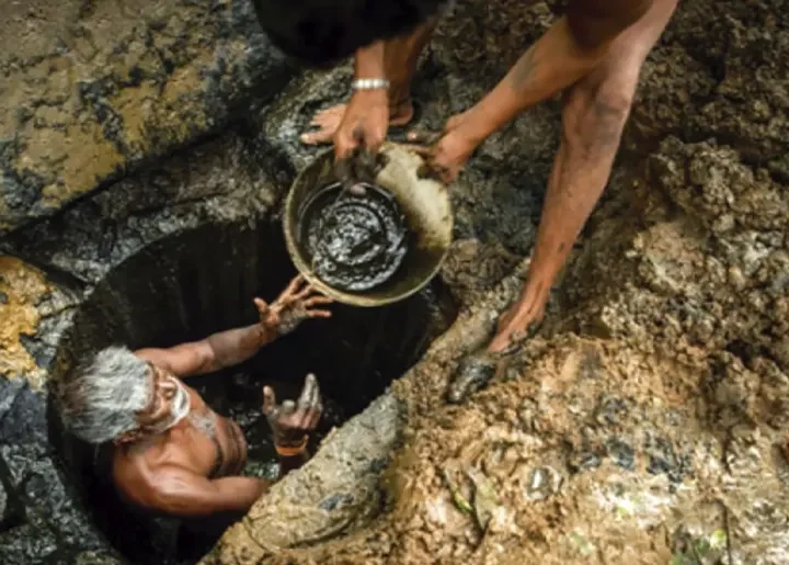 India: Trabajadores de saneamiento | Arabia Saudí: La historia se repite