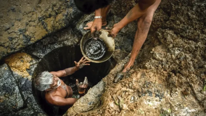 India: Trabajadores de saneamiento | Arabia Saudí: La historia se repite