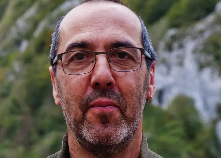 Pepe Laguna, teólogo: «La religión tiene su lógica soberana, tan distinta a la del mercado»