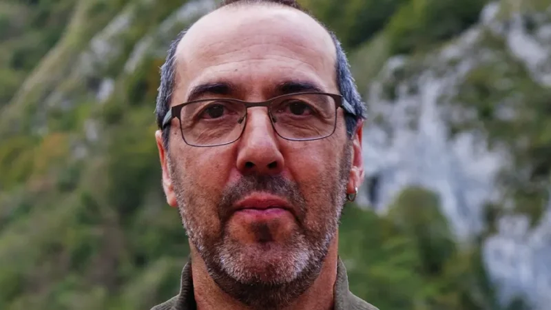Pepe Laguna, teólogo: «La religión tiene su lógica soberana, tan distinta a la del mercado»