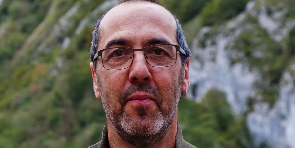 Pepe Laguna, teólogo: «La religión tiene su lógica soberana, tan distinta a la del mercado»
