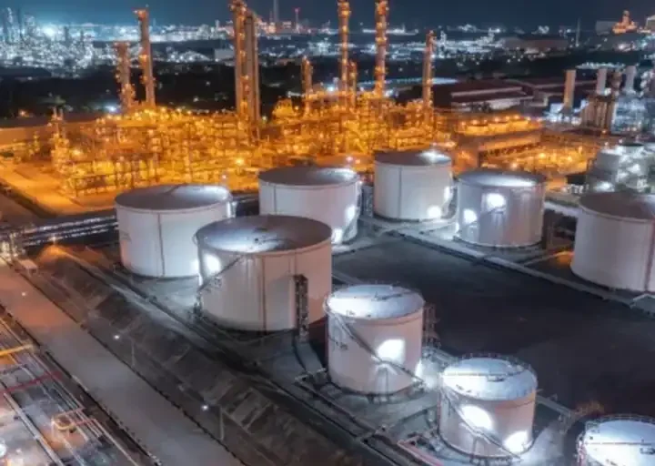 La sociedad civil pide a la UE que apruebe un impuesto a los beneficios extraordinarios de las petroleras