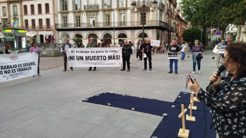 Trabajadoras y trabajadores cristianos de Sevilla recuerdan a las víctimas de la siniestralidad laboral