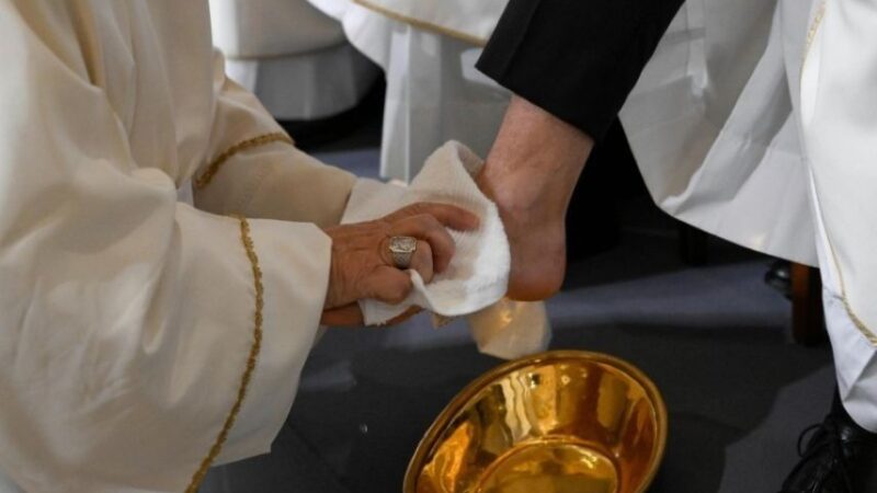 León XIV desafía la lógica del poder: “Dios no domina, libera y da la vida”