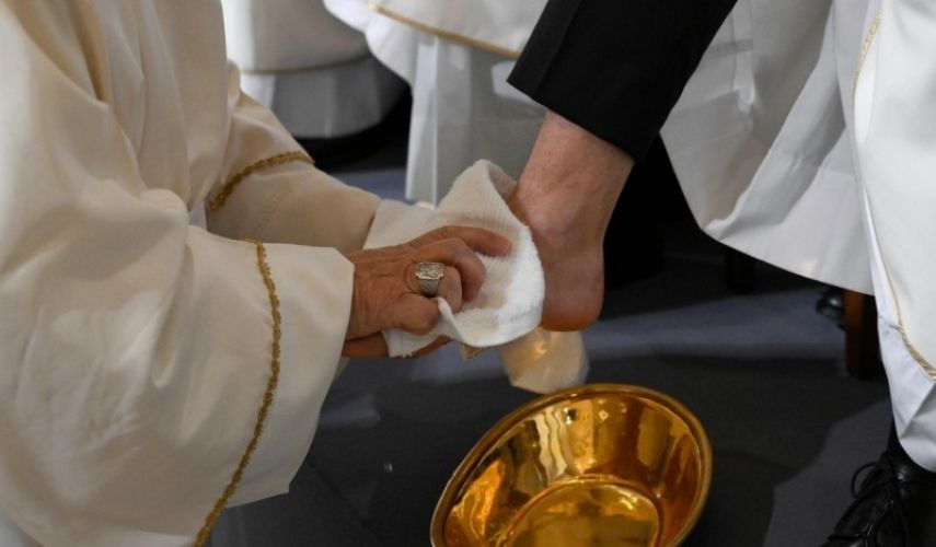 León XIV desafía la lógica del poder: “Dios no domina, libera y da la vida”