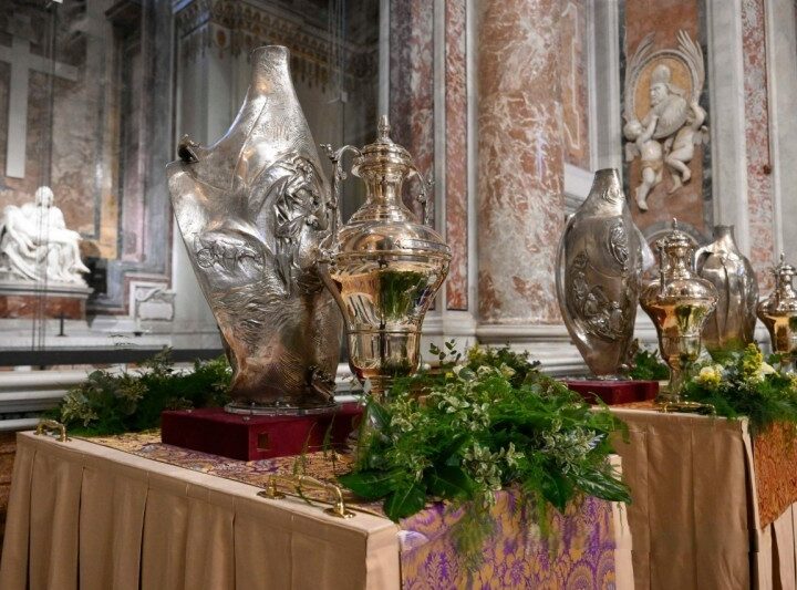 León XIV: “Somos un pueblo enviado, no una Iglesia encerrada en sí misma”