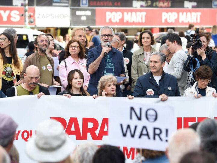 ‘Parar la guerra’ exige una solución dialogada y promete mantener la movilización “hasta que las bombas paren”