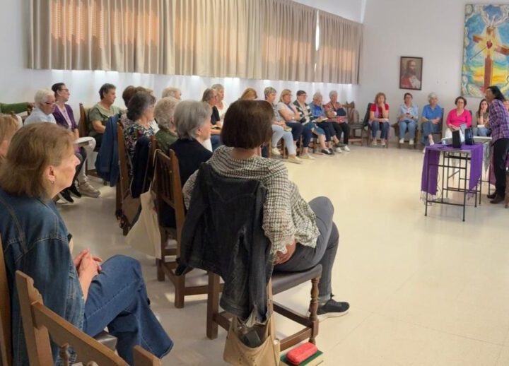 Mujeres que leen la Biblia desde la vida y la igualdad en Córdoba