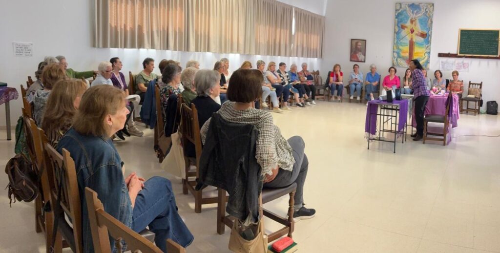 Mujeres que leen la Biblia desde la vida y la igualdad en Córdoba