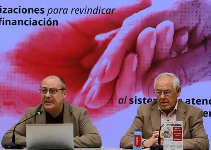 El sistema de dependencia se debilita y traslada el coste de los cuidados a las familias