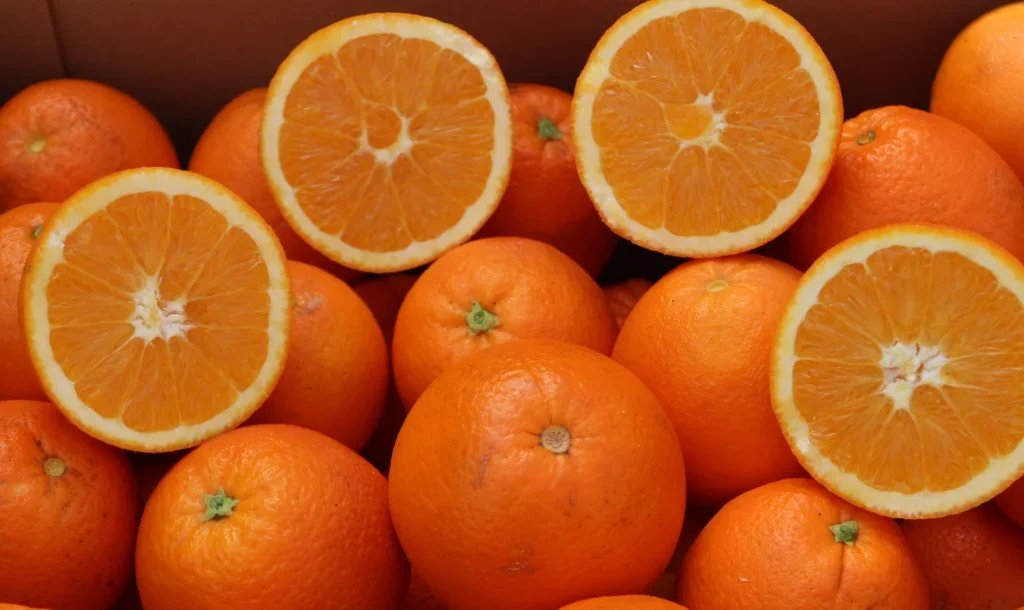 Limones, uvas blancas y naranjas, los alimentos básicos que más se han encarecido en mayo