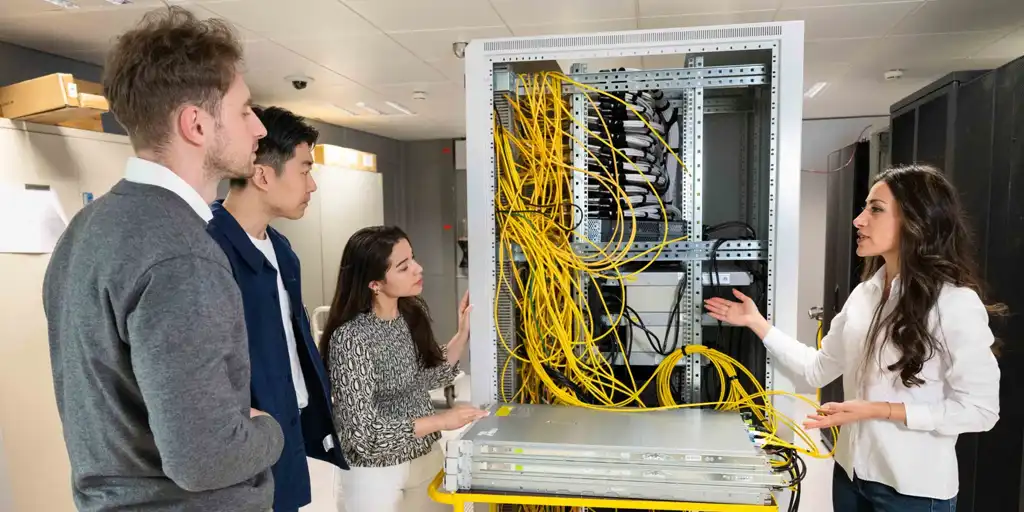 La OIT llama a Gobiernos y agentes sociales a promover la formación permanente para afrontar la transformación del trabajo