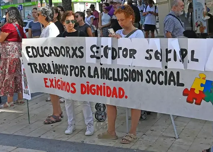 El abandono estructural de los servicios sociales en Valencia favorece una nueva agresión a una educadora