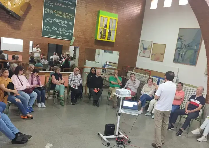 La parroquia de Santa Irene de Vallecas aborda la crisis de la vivienda en Madrid
