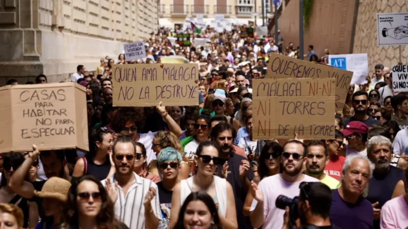 El Primero de Mayo llama a movilizarse en toda España con la vivienda y la democracia en el centro del conflicto social