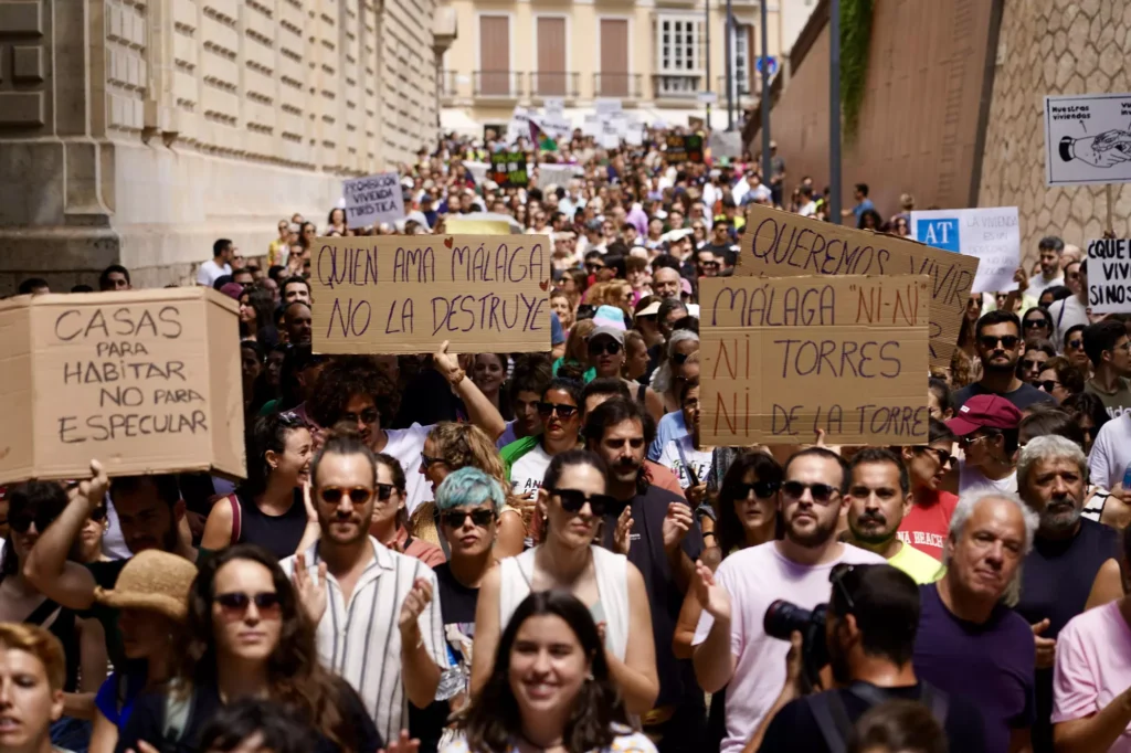 El Primero de Mayo llama a movilizarse en toda España con la vivienda y la democracia en el centro del conflicto social