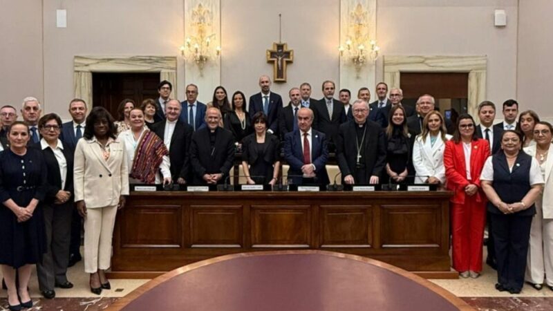 La salud mental de los jóvenes entra en la agenda educativa del Vaticano y de Iberoamérica