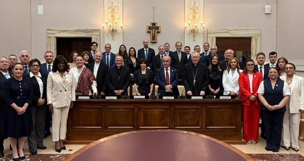 La salud mental de los jóvenes entra en la agenda educativa del Vaticano y de Iberoamérica
