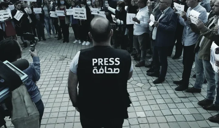 Una infraestructura global de vigilancia amenaza el periodismo independiente